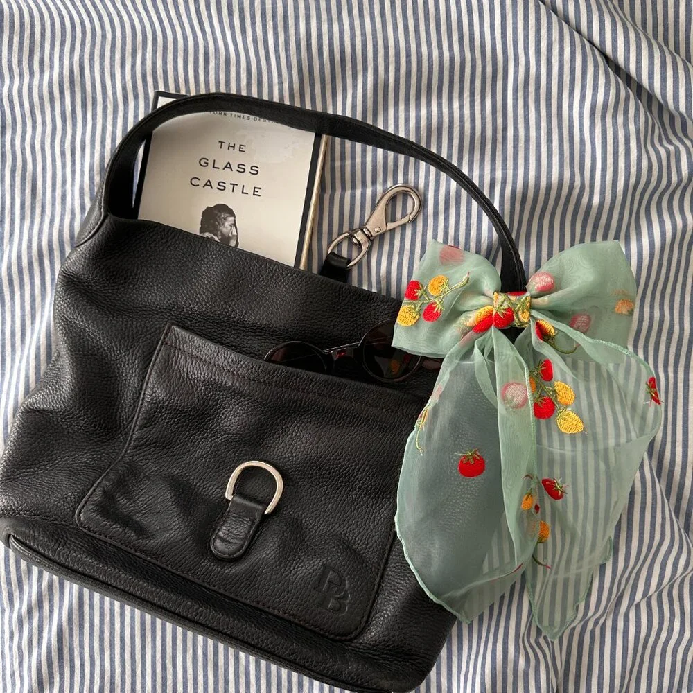 Vintage Dooney and Bourke Pebbled Leather Lock Annalisa Hobo - Picture 6 of 15